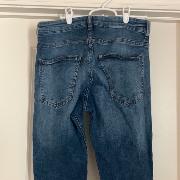 H&M skinny jeans, gently used. Size 33 - Picture 3 of 3
